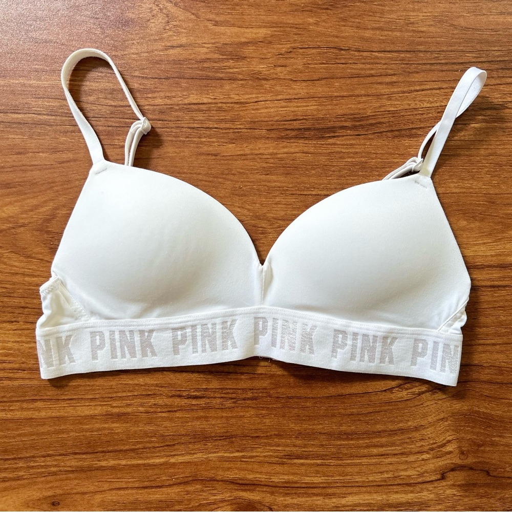 Victoria’s Secret Wear Everywhere Wireless Lightly Lined Bra